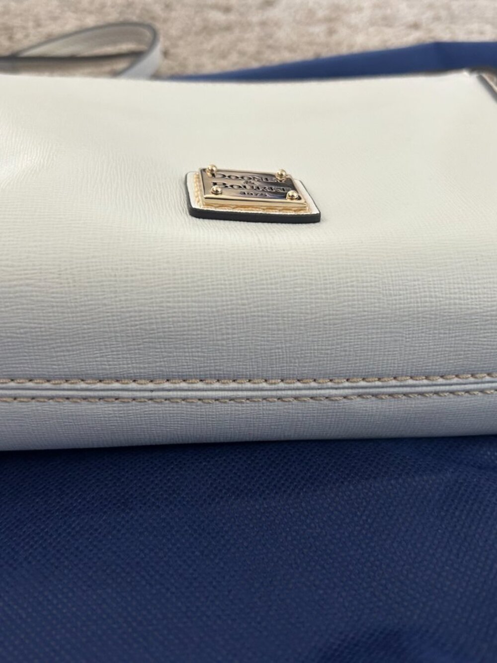 NWT Dooney & Bourke Off-White Crossbody Bag with Gold Accents - Picture 6 of 6